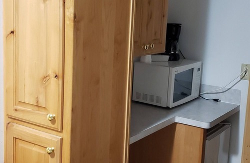 Island Park Hotel | Unit 21 Hotel Room near Yellowstone
