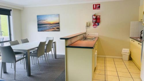 Flynns Beach House | Unit 237 Flynns Beach Resort