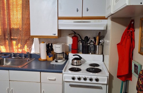 Petworth Apartment | Unit 3 - Fabulous -1 Bedroom, Washington DC Townhome with AC, WiFi, TV/kitchen.