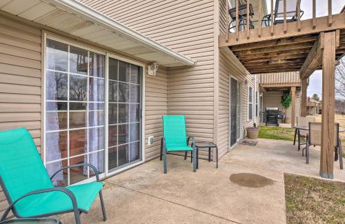 Table Rock Apartment | Unit 3 Mi to Branson Strip! Pool, Step-Free Access