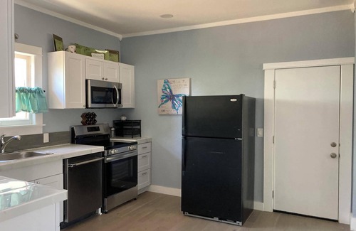 Globe Apartment | Unit 3 - Turquoise - Pinal Creek East - Wifi - central location