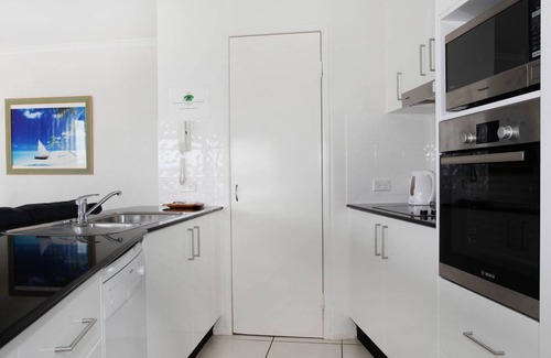 Coolum Beach Apartment | Unit 4 'Beaumont Sur Mer'
