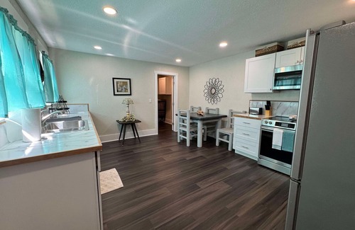 Globe Apartment | Unit 5 - Pinal Creek East - Gold Unit; 2-bedroom apartment with AC and WiFi