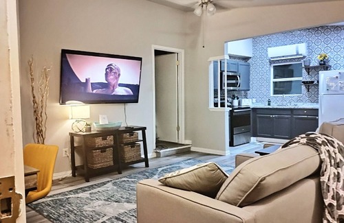 Bacliff Apartment | Unit 5 - Sunshine Bungalow 5 miles from Kemah