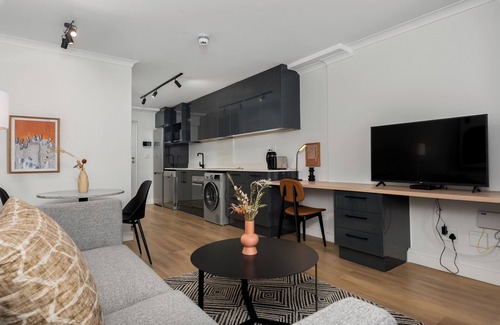 Claremont Apartment | Unit 530 Newlands Peak Studio Apartment