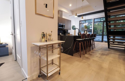 Shaw Bed & Breakfast | Unit 8: Spacious 2BR Penthouse | Sleeps 8
