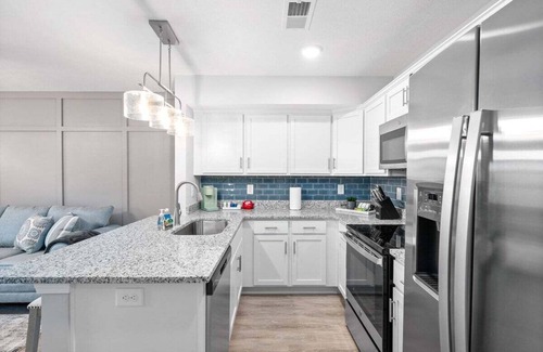 Clarksville House | Unit #801 Peachers Place Townhomes