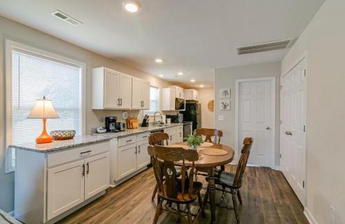 Clarksville House | Unit #A 1010 Franklin St