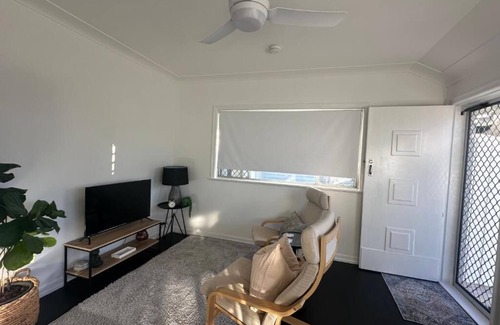 Brighton Apartment | "Unit on the Sea" - Brighton Q 4017