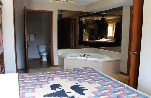 Eagle River House | Unit126, 2 bedroom Lower Duck Lake Condo