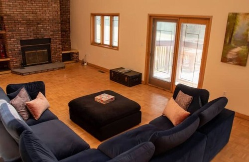 Aldenville House | Unite Your Family at The Hidden Gem on Mount Pleasant