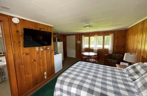 Moose River Cabin | Unity Sky Lodge