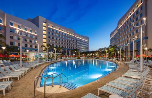 Florida Center Resort | Universal's Endless Summer Resort - Surfside Inn and Suites