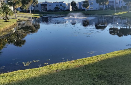 Ventura Condo | Universal studios ,Disney and easy shopping mall close by with many restaurants