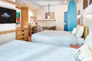Florida Center Resort | Universal’s Endless Summer Resort – Dockside Inn and Suites