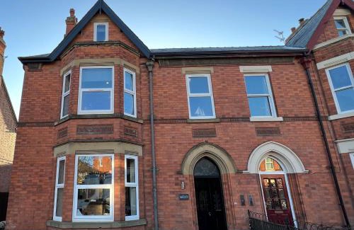 Loughborough Apartment | University Apartment Sleeps 8