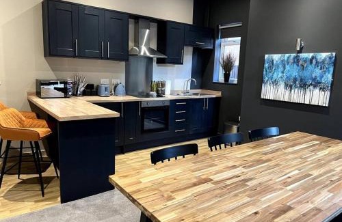 Loughborough Apartment | University Apartment Sleeps 8