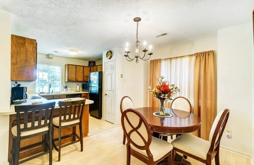 Charlotte House | University City Villa - Near UNCC,& PNC, Large Yard, Patio, Pet Friendly! Flash Deal: Save 15% Off!