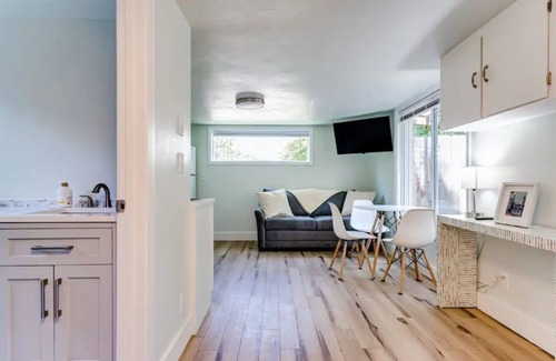 Eugene Cottage | University Cottage, 2 blocks from U of O.
