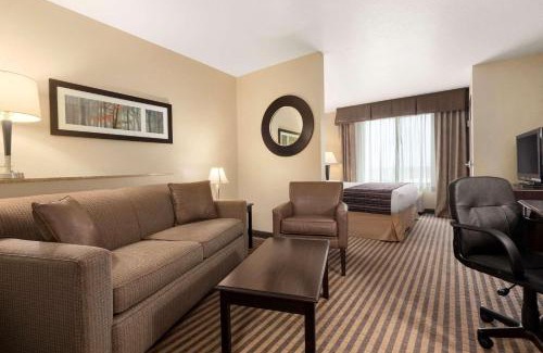 Dixon Hotel | University Hotel Davis Area by IHG