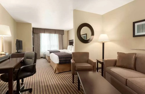 Dixon Hotel | University Hotel - Davis Area by IHG