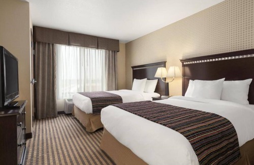 Dixon Hotel | University Hotel - Davis Area by IHG