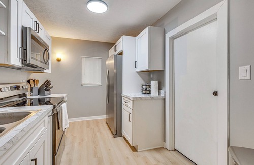 Downtown Akron House | University of Akron Retreat: Dogs Welcome!