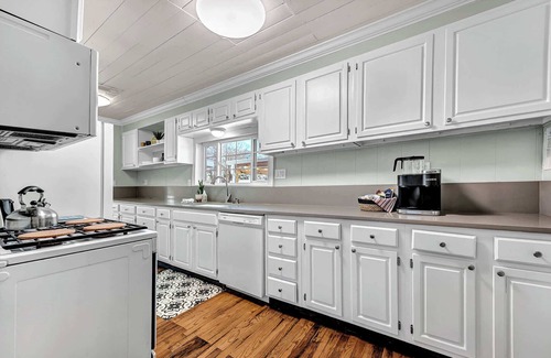 Siloam Springs House | University Place, family stay, practically on campus