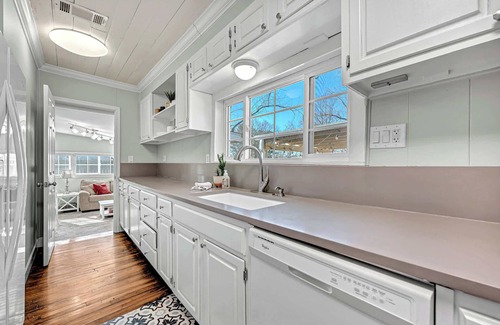 Siloam Springs House | University Place, family stay, practically on campus