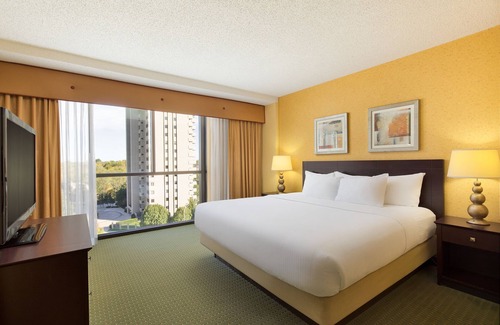 Walnut Street Hotel | University Plaza Hotel and Convention Center Springfield