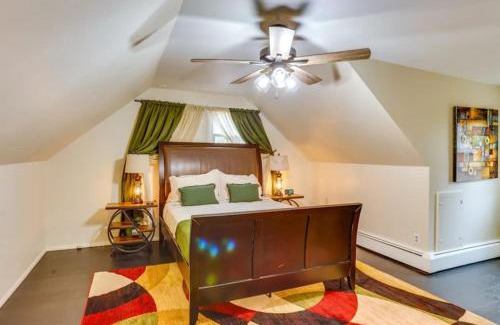 College Park House | University Villa near Bucknell with Pool