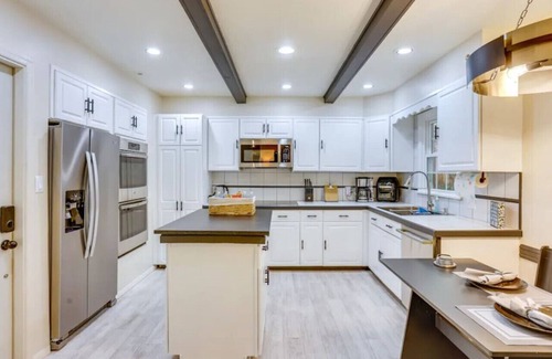 Lewisburg House | University Villa near Bucknell with Pool