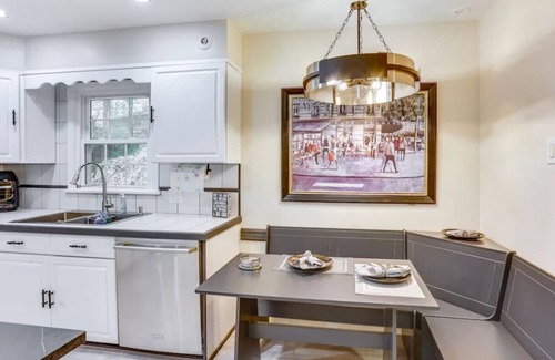 Lewisburg House | University Villa near Bucknell with Pool