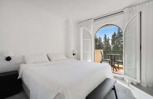 Nueva Andalucia Apartment | Unmatched Location, Breathtaking Views, Garage