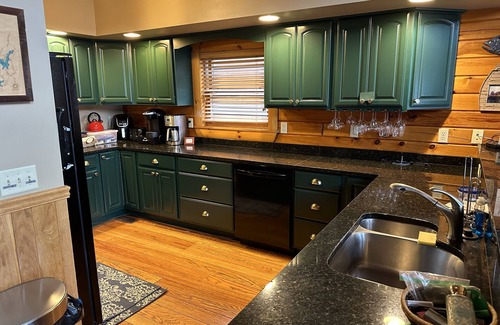 Oakland Cabin | Unobstructed lake views from living areas. Restaurants & activities in minutes