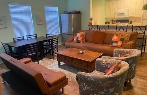 Surfside Beach House | Unobstructed Ocean View steps away to beach Aug 10-12 50% off @100 nt