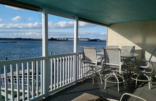 Stone Harbor Condo | Unobstructed panaramic sunset view. 3 1/2 blocks to beach, 3 blocks to downtown shopping,