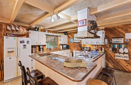 Parsons Cabin | Unplug & Relax at our Tennessee River Cabin Getaway - Hunt, Fish, & see BIGFOOT!