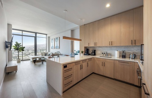 Hollywood Apartment | Unrivaled Luxury: Hollywood Terrace 2BD Penthouse with Panoramic Views!