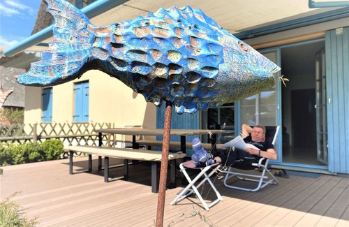 Kamminke House | 'Uns Hus' with terrace and small garden; Wlan; Internet-TV close to the beach and quiet