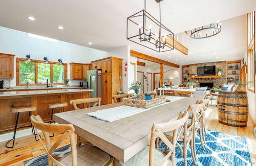 Blakeslee House | Unsalted Memories: Lakefront, Dock Slip, Hot Tub!