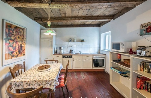 Unsleben Apartment | Unsleben moated castle, castle house