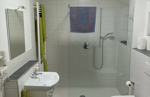 Glandorf House | Unter den Eichen ß Frisch Renovierte & Gemütliche Ferienwohnung