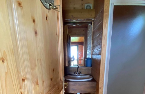 Marlhes House | Unusual accommodation (gypsy caravan) in the heart of Pilat