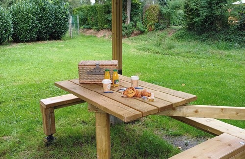 Creches-sur-Saone House | Unusual cabin for adventurers, breakfast and lake view!