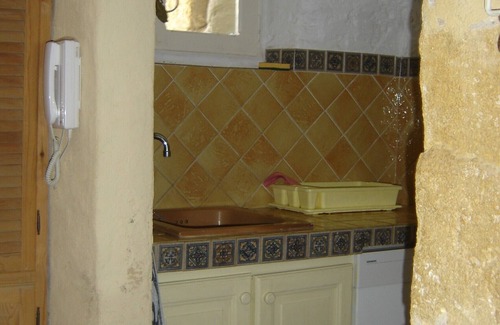 Saint-Chamas House | Unusual holiday in a troglodyte house in Saint-Chamas.