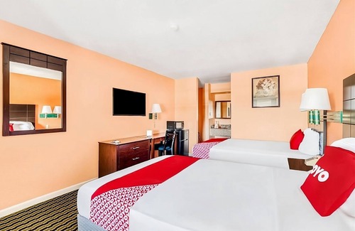 Channelview Hotel | Unwind and Explore! 4 Relaxing Units, Free Parking, Pet-friendly Property!