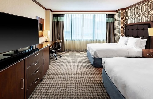 Alexandria West Hotel | Unwind and Indulge In Our Oasis! 2 Swimming Pools, Pet-friendly Property!