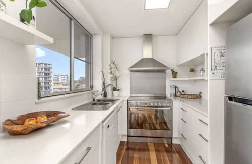 Port Macquarie Apartment | Unwind at Hastings Haven. Modern & centrally located apartment with water views