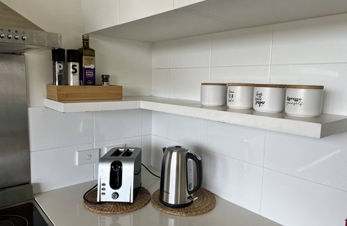 Port Macquarie Apartment | Unwind at Hastings Haven. Modern & centrally located apartment with water views